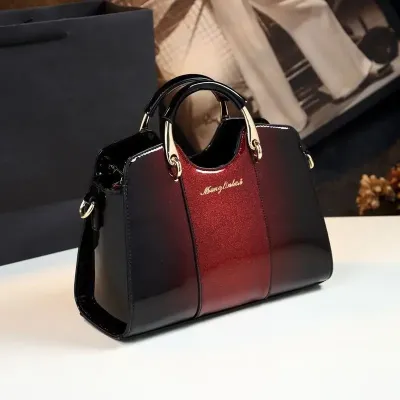 FASHIONABLE UNIVERSAL SHOULDER BAG